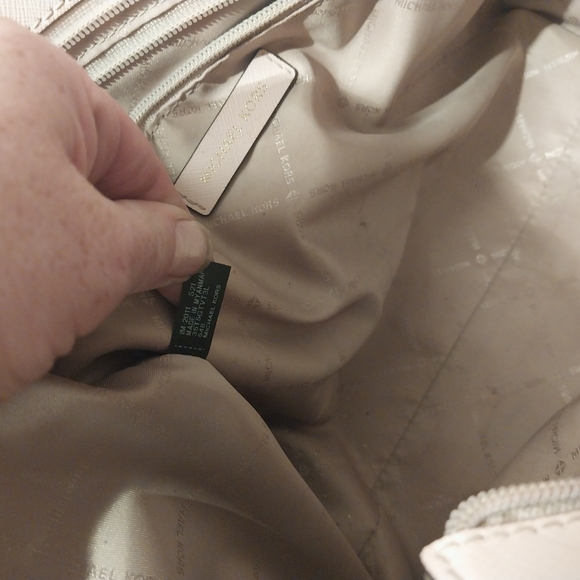 Light Pink Michael Kors Jet Set Bag - Picture 9 of 13